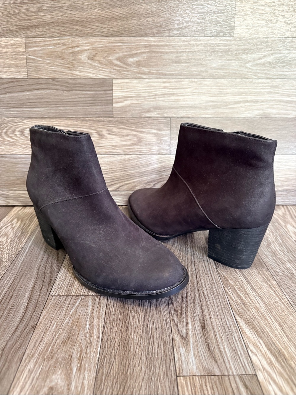 Blondo Nelli Waterproof Suede Ankle Booties in Black Zip Round Toe Sz 9.5